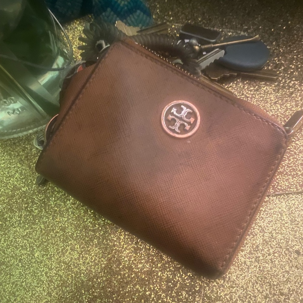 TORY BURCH LEATHER CAMEL BROWN GOLD KEYCHAIN Wallet AGED LUX GORG